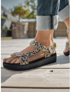Zoey 233-9396 Juliet sandaler