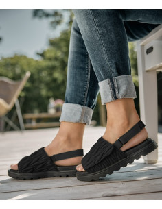 Zoey 233-9296 Tracy sandaler