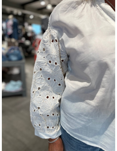 Divatex 06CC17 Blus brodyrärm - i två färger