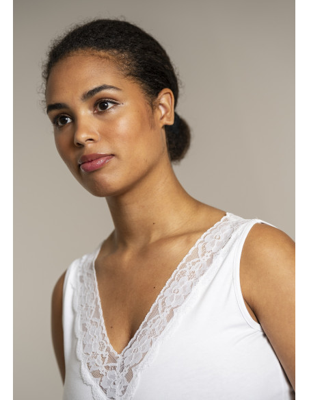 Sandgaard SG130 Oslo Top w.lace - i två färger