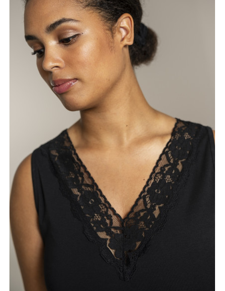 Sandgaard SG130 Oslo Top w.lace - i två färger