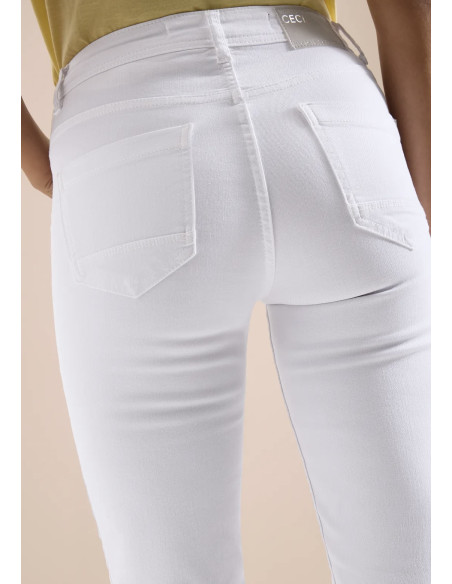 Cecil 380380 Toronto capri